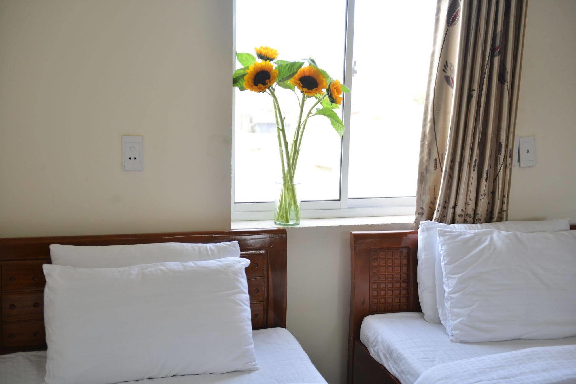 Oc Tien Sa Hotel Da Nang Exterior photo